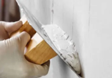 applying-wall-putty